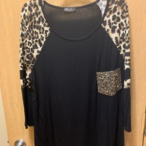 Leopard shirt with glitter pocket